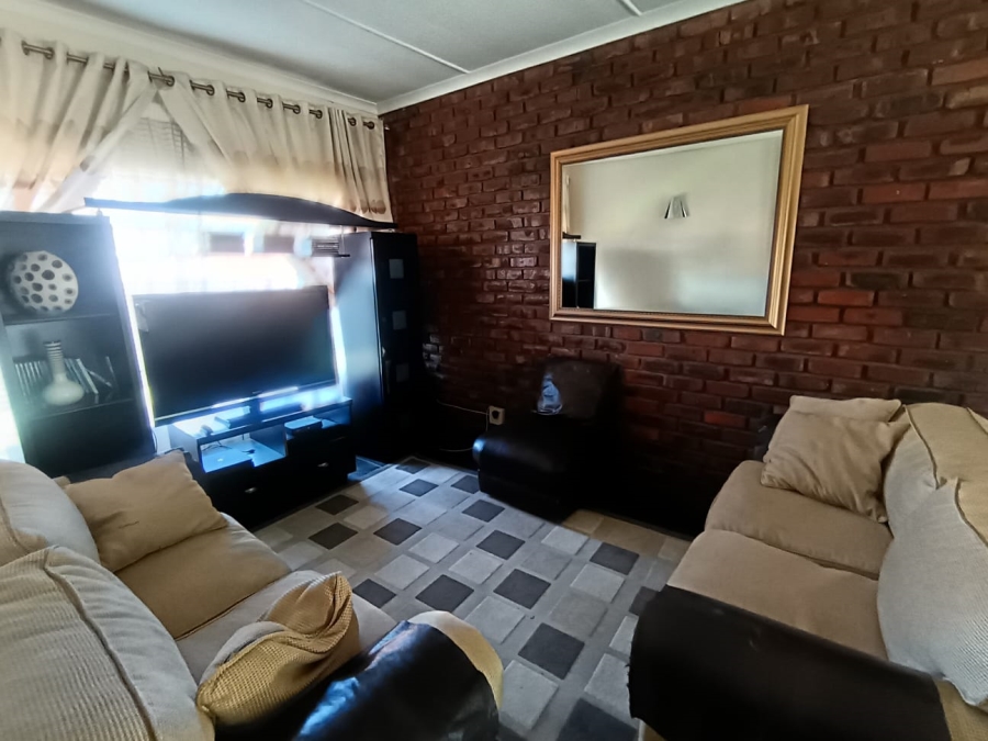 3 Bedroom Property for Sale in Riviera Northern Cape